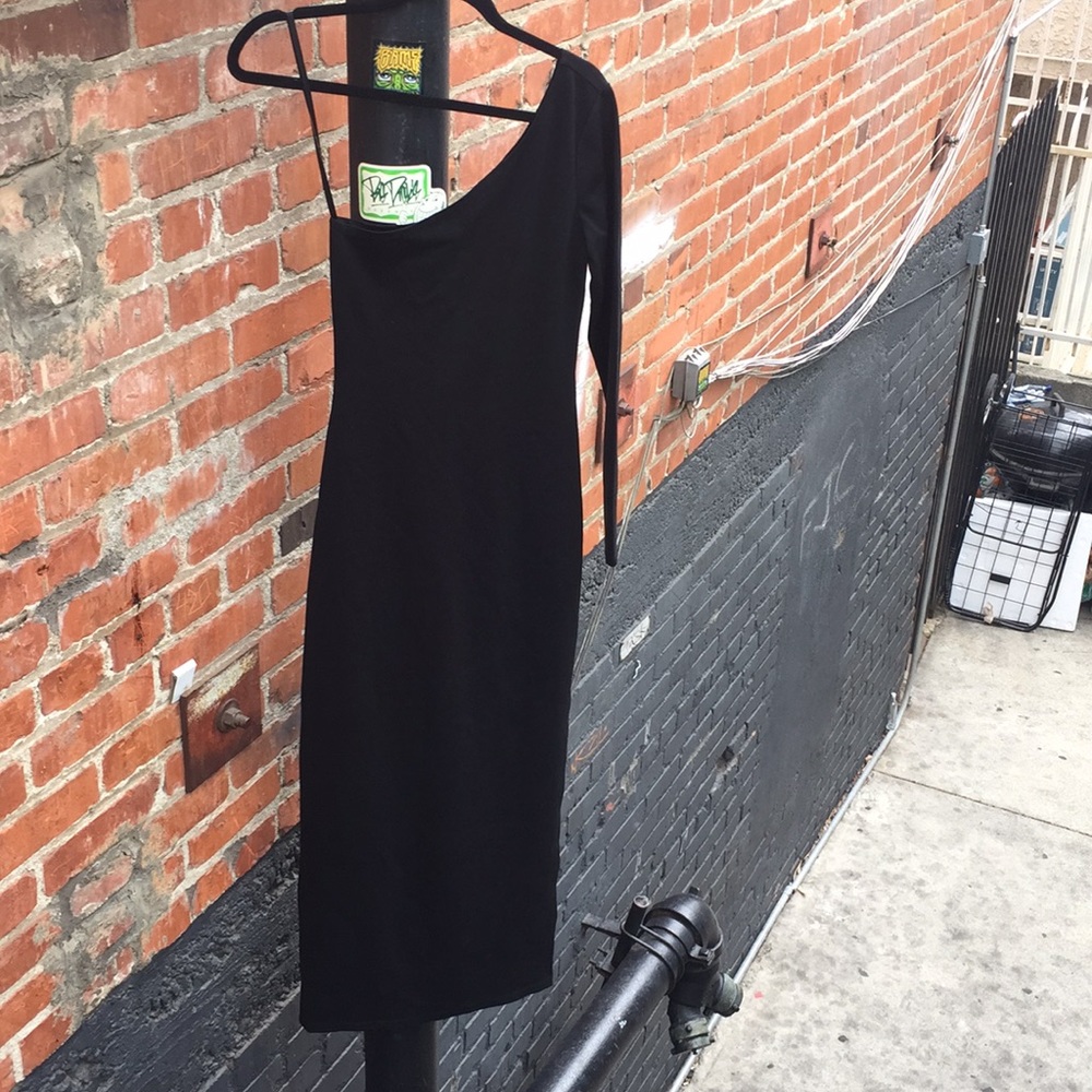 LPA Black one-Sleeve long dress